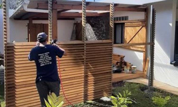 Création de terrasse en bois et pose de brise-vue sur mesure à Saint-Leu